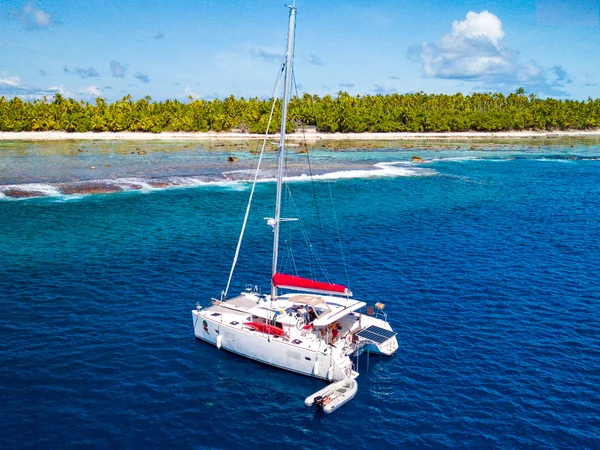 Lagoon 400 par Poe Charter Tahiti à Papeete
