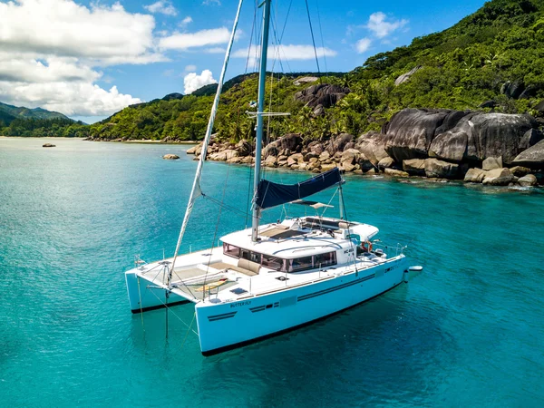 Lagoon 450 della Phillip Yacht Sun Charter a Zanzibar