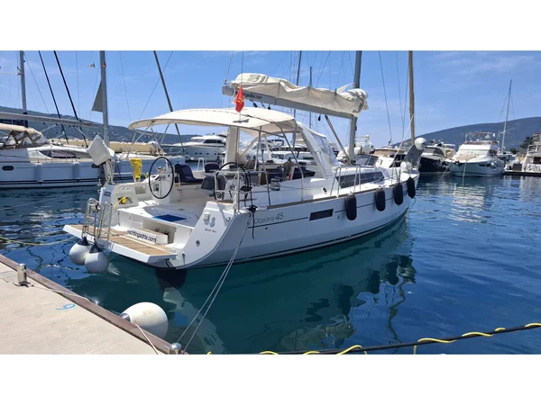 Oceanis 45 della Yachtingadria a Herceg Novi