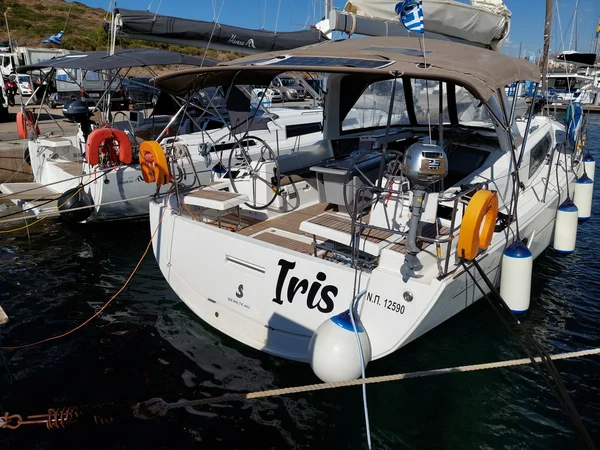 Oceanis 411 van Puresailing Yachting in Athene