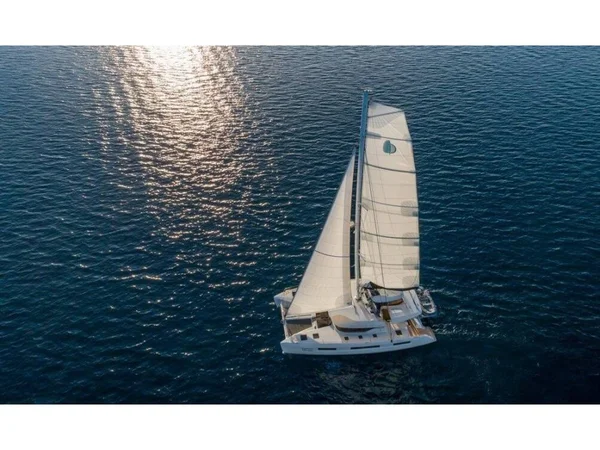 Lagoon 50 par Catamaran Sailing à Marina