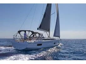 Bavaria 38 Cruiser af Yachtcharter-Rhodes i Rhodos