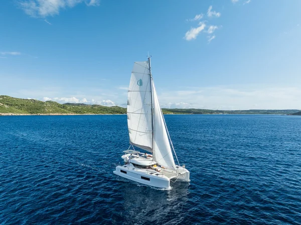 Lagoon 380 van Cavo Yachting op Lefkada