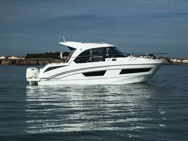Antares 9 from Yacht-Charter-Center in Pula