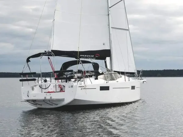 Maxus 34 av New Port i Węgorzewo