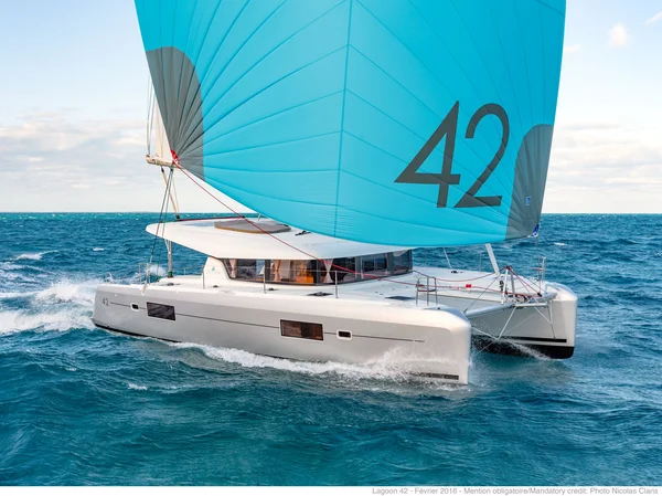 Lagoon 42 par Marina Yacht Charter à Furnari