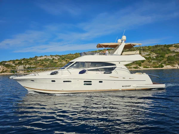 Prestige 50 de Offshore Boote en Primošten