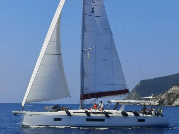 Océanis 51.1 von Aegeo Sailing in Skopelos