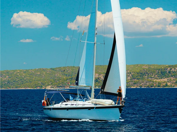 Elan 45 af Helionautica i Porto Carras