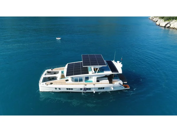 Serenity 64 della A Toda Vela Charter ad Andratx