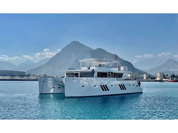 Ocean Beast 65 della Lagoon Charter a Palma di Maiorca