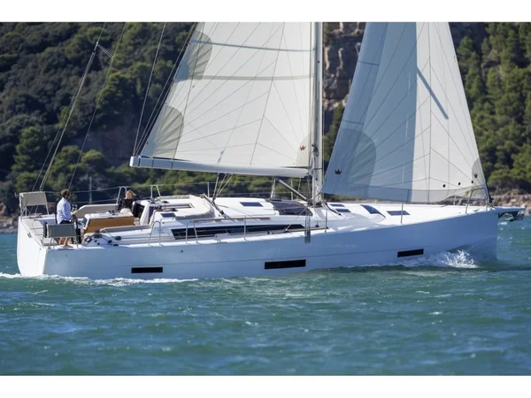 Dufour 430 from Julio Verne Nautica in Baiona