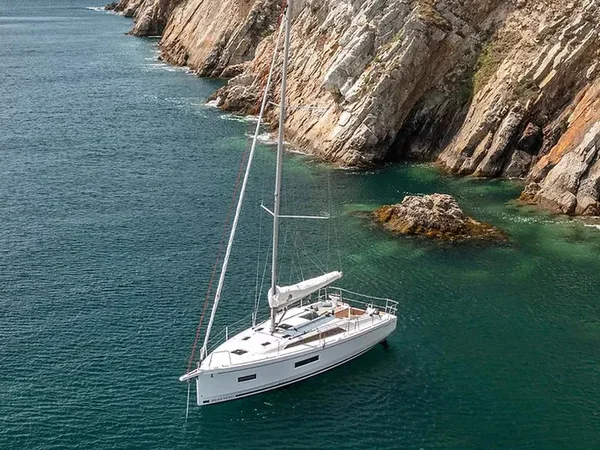 Oceanis 34.1 from EOS Yacht Charter in Fethiye
