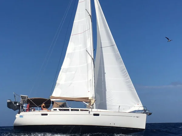 Sun Odyssey 42i Performance af A&C Yacht Charter i Martinique