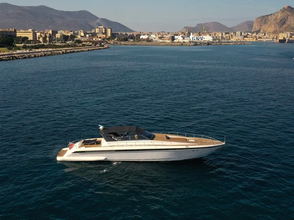 Leopard 24M della Jonio Yachting a San Blas