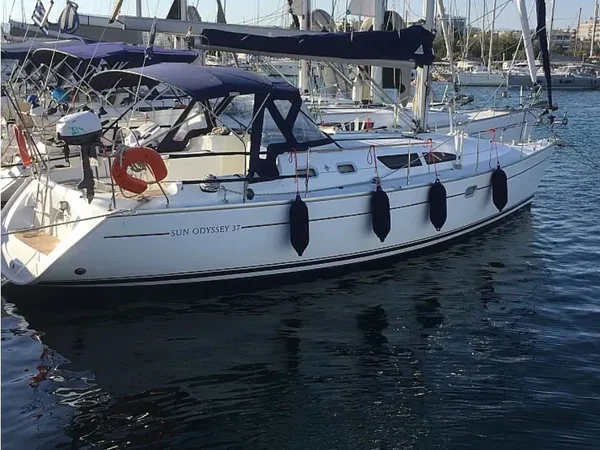 Sun Odyssey 37 par Summer Sail à Athènes