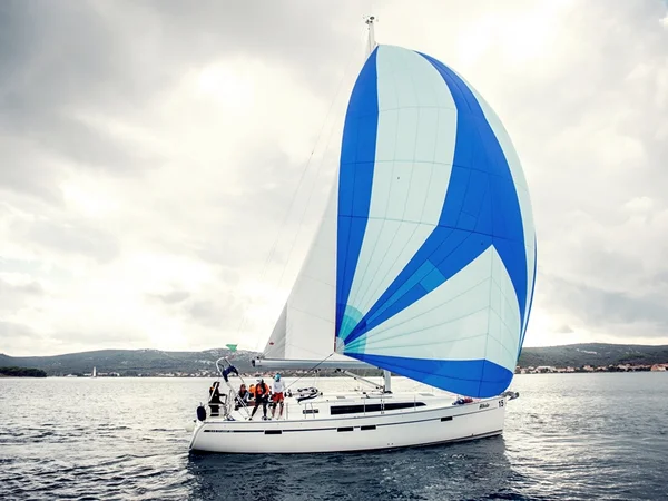 Bavaria 46 Cruiser from Adventure Charter in Drage