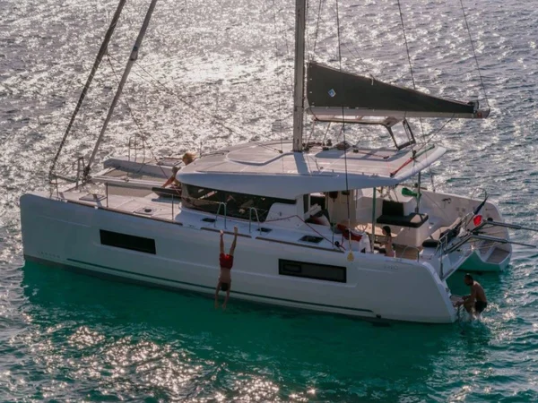 Lagoon 40 van Exploreseas op Lefkada
