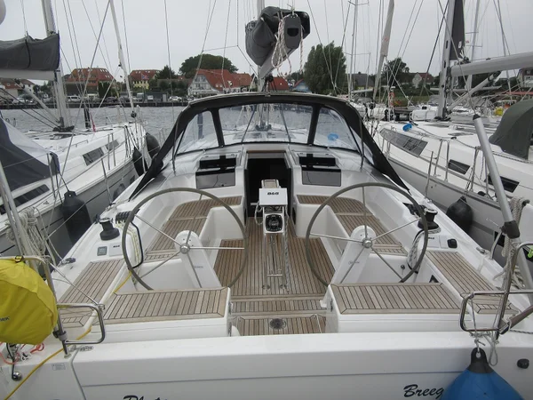 Hanse 458 av Yachtcharter Sweden i Saltsjöbaden
