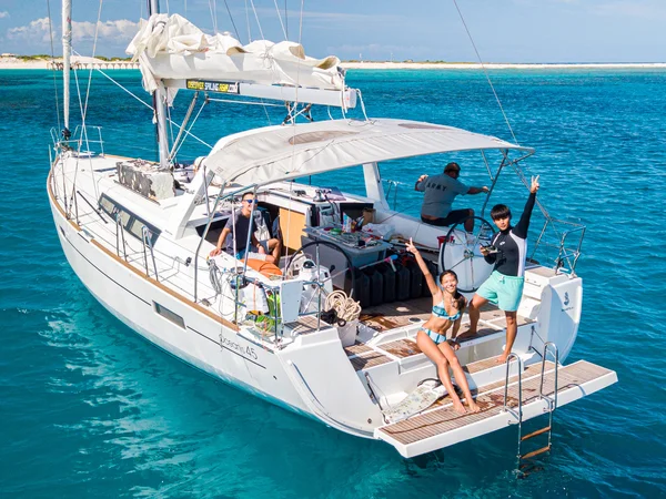 Oceanis 45 af Discover Sailing Asia i Phuket