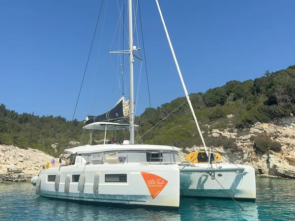 Lagoon 46 av Riginos Sails i Preveza