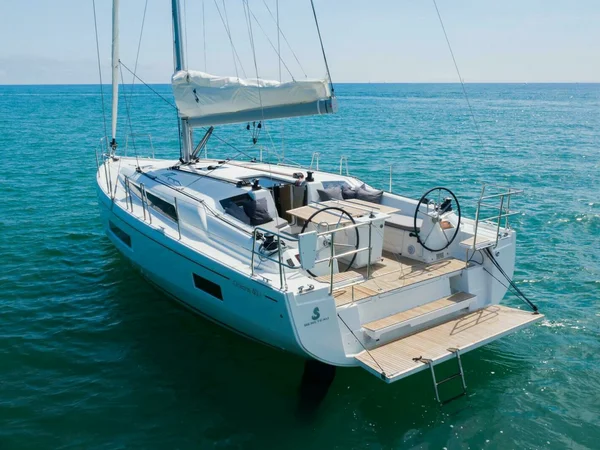 Oceanis 40.1 from Ionion Sails in Nea Peramos