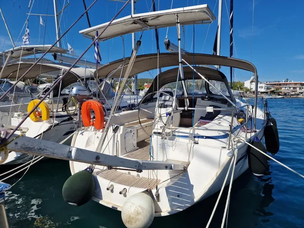Bavaria 39 Cruiser af Odyssey Sailing i Volos