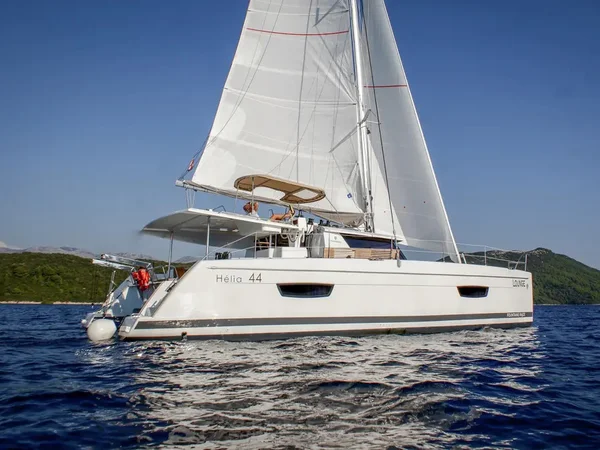 Fountaine Pajot Helia 44 da Ancyra Sailing em Tivat