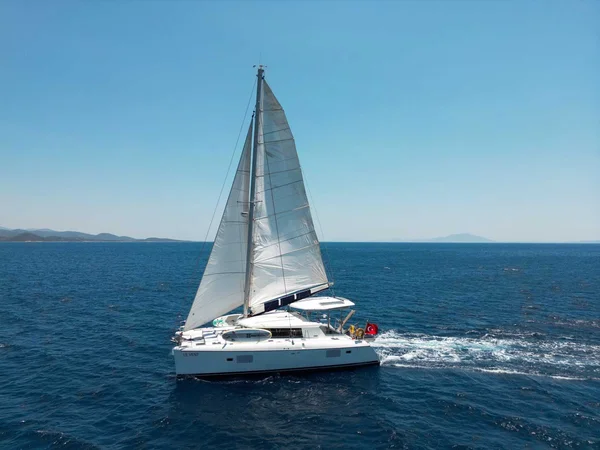 Lagoon 420 par Ares Sailing à Bodrum