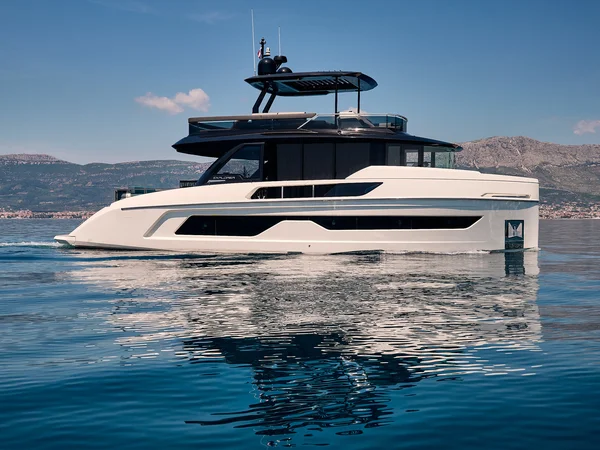 Explorer 62 yritykseltä Heads Yachting Sukošanissa