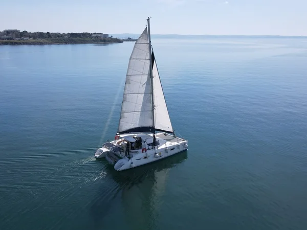 Fountaine Pajot Lavezzi 40 af BabaSails Yachting i Porto Carras