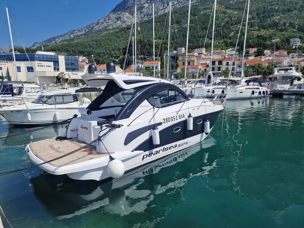 Pearl Sea 31 Hard Top par GARIFUL YACHT CHARTER à Baska Voda