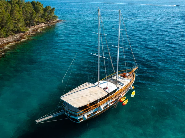 XNA van Master Charter in Split