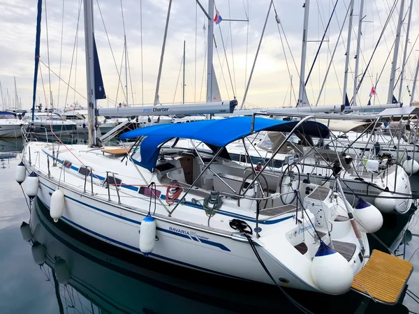 Bavaria 50 Cruiser yritykseltä Perfect-Charter Punatissa