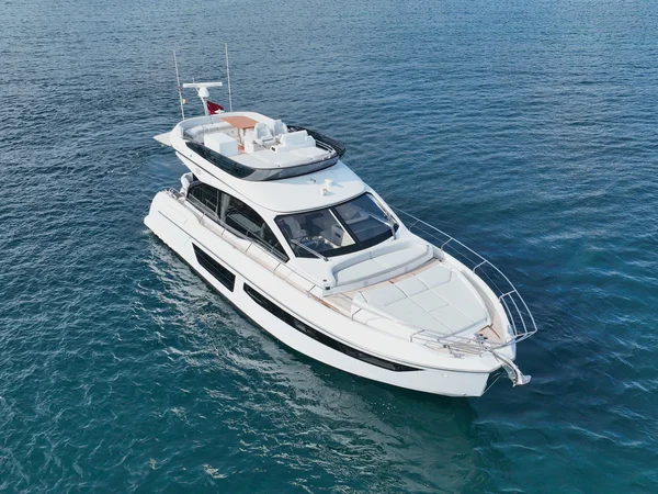 Azimut 53 Fly par Splendid Yachting à Šibenik