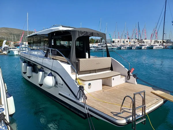 Nikhen Aquasun 34 von Baotic Yachting in Seget Donji