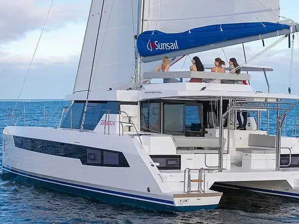 Sunsail 424 from Sunsail in Raiatea