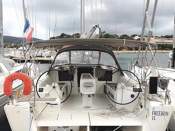 Dufour 410 Grand Large par Sightsea Yachting à Athènes