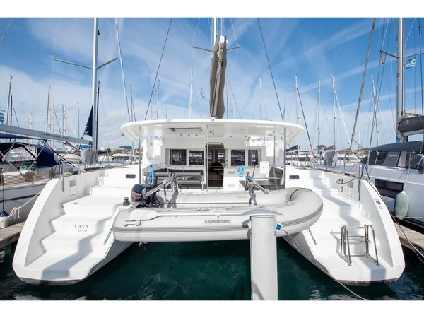 Lagoon 450 af South Sea Sail i Lavrion