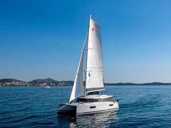 Fountaine Pajot Astréa 42 från White Blue Seas i Lavrion
