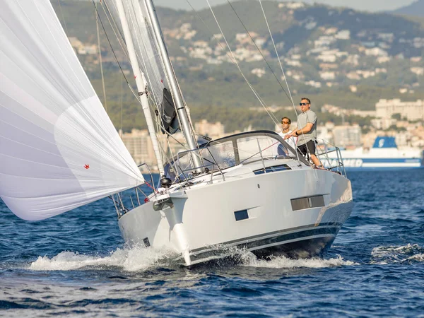 Hanse 360 from Parallelo 38 Charter in Capo d’Orlando