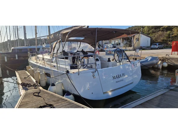 Sun Odyssey 490 yritykseltä Mare Charter Primoštenissa