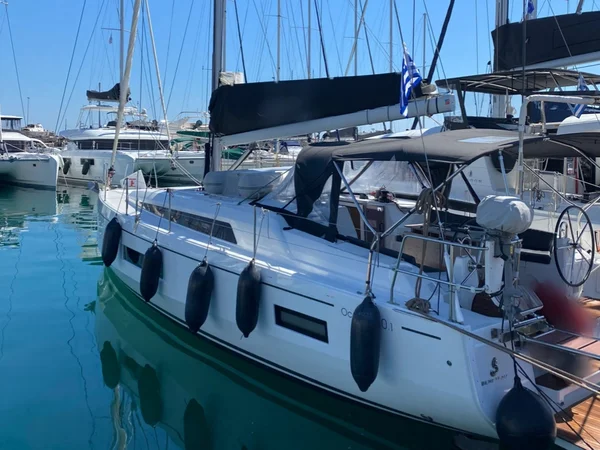 Oceanis 40.1 af Faliro Sailing i Athen