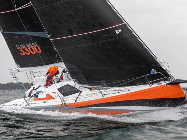 Sun Fast 3300 von Alternative Sailing in La Trinité-sur-Mer