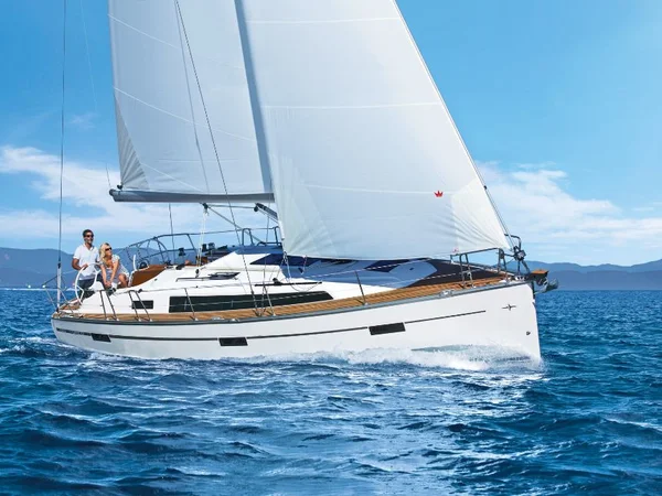 Bavaria 37 Cruiser par Holidays à Punta Ala