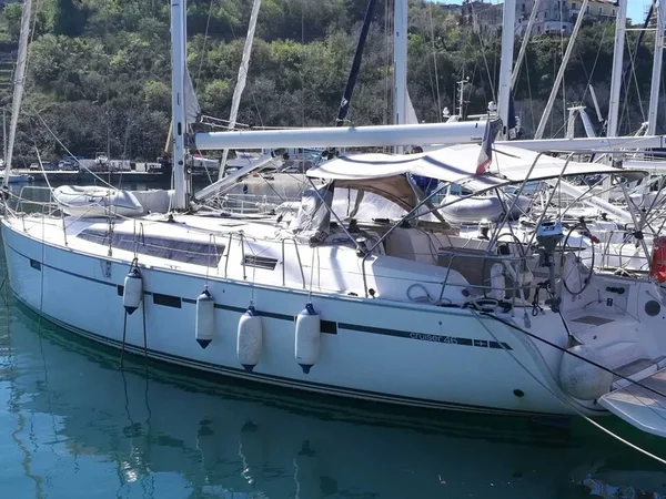 Bavaria 46 Cruiser av Holidays i Portisco