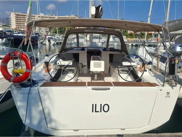 Dufour 430 från Lascatutto Charter i Cagliari