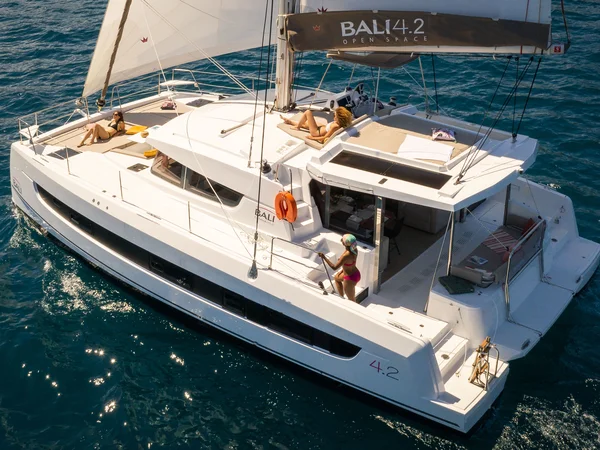 Bali 4.2 par Bali Catamarans Charter à Saint Mandrier sur Mer