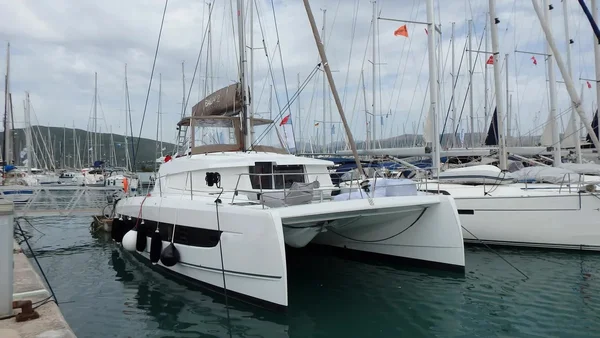 Bali 4.2 de Theta Yachts en Fiskardo