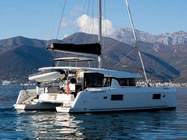 Lagoon 42 af SVP Charter i Tivat